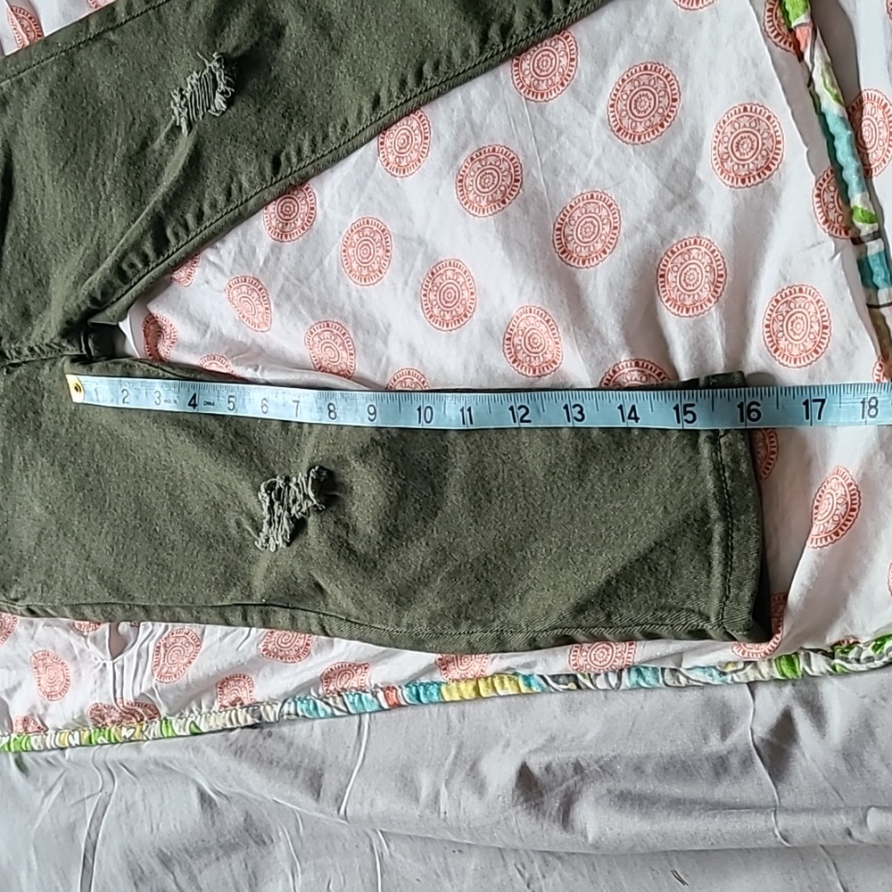 Shein Boys 5t Distressed Jeans olive green elastic waist - Picture 7 of 8